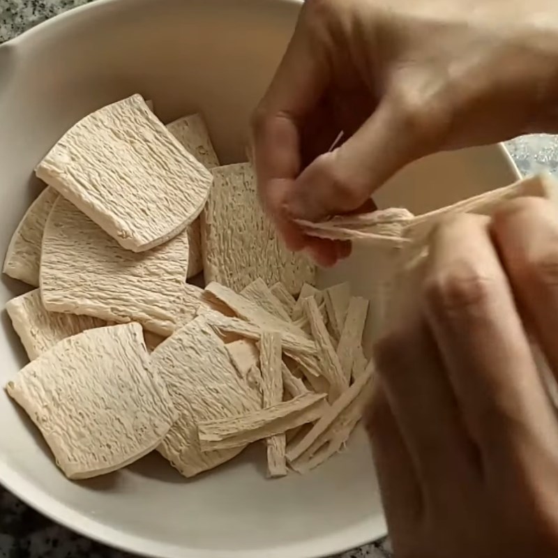 Bước 1 Sơ chế sườn non Sườn non chay chiên sả ớt