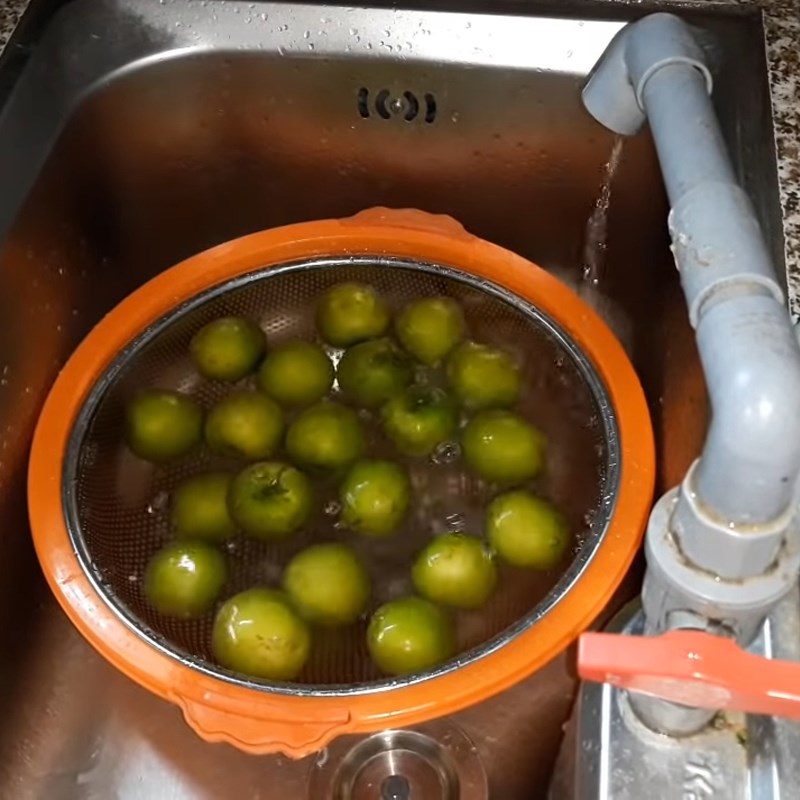 Bước 1 Sơ chế táo Mứt táo ta không cần nước vôi