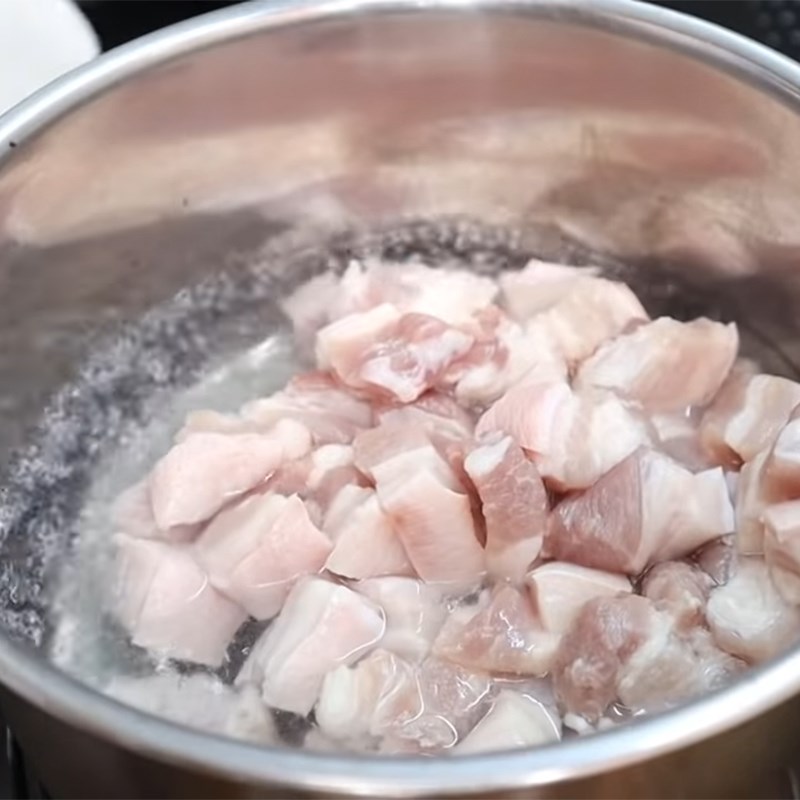 Bước 1 Sơ chế thịt ba chỉ Thịt ba chỉ rim nước mắm