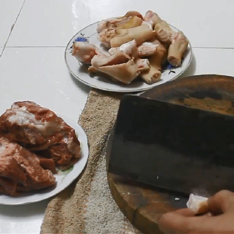 Bước 1 Sơ chế thịt dê Chân dê hầm thuốc bắc và ngải cứu