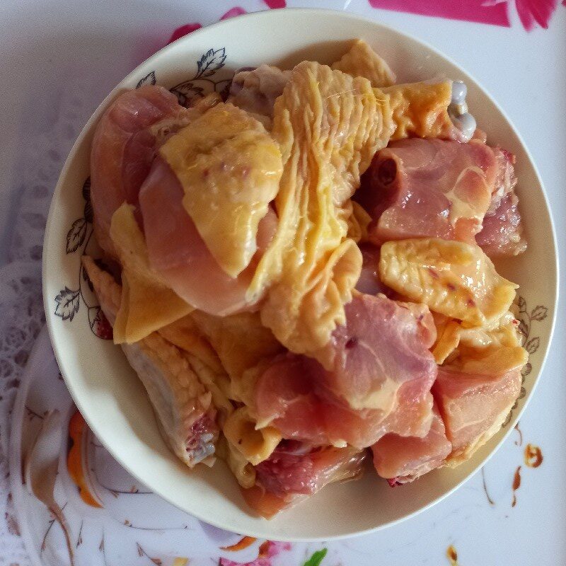 Bước 1 Sơ chế thịt gà Gà kho cà ri
