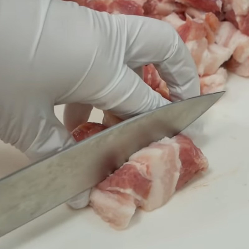 Bước 1 Sơ chế thịt heo Thịt ba rọi rim sả ớt