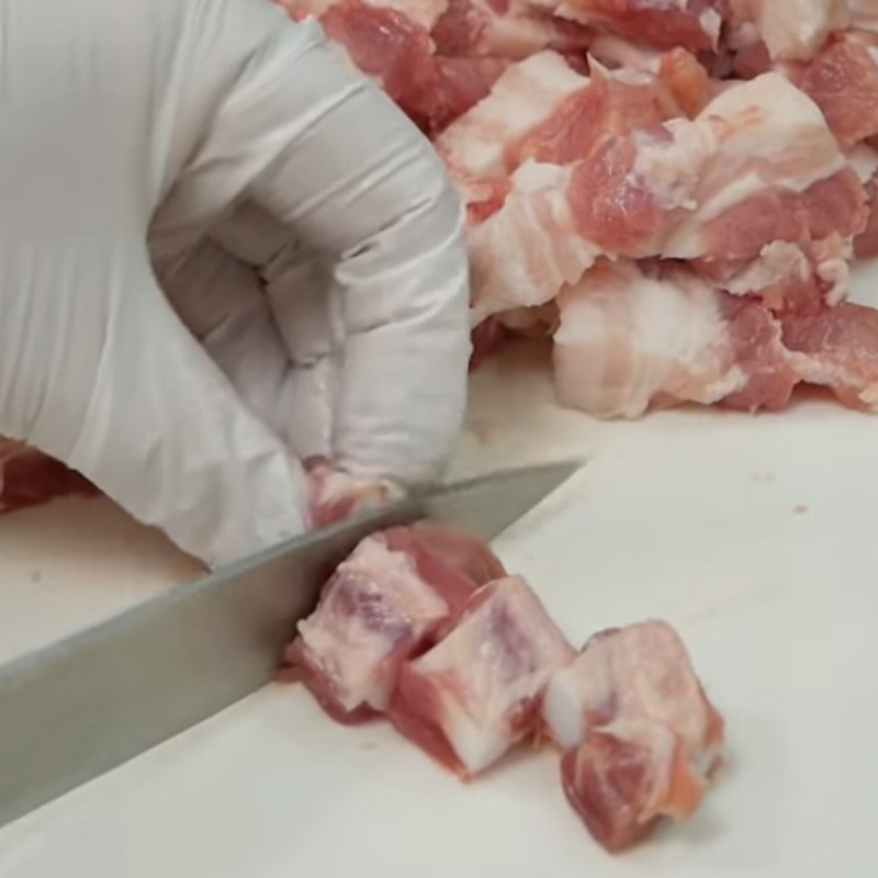 Bước 1 Sơ chế thịt heo Thịt ba rọi rim sả ớt