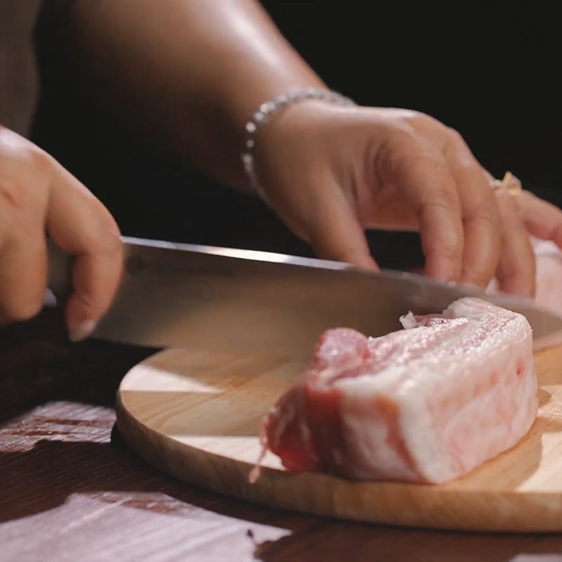 Bước 1 Sơ chế thịt heo Thịt ba rọi chiên muối da giòn