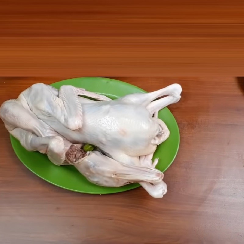 Bước 1 Sơ chế thịt vịt Vịt hấp bia
