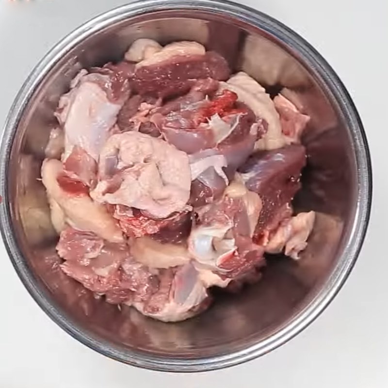 Bước 1 Sơ chế thịt vịt Thịt vịt xào chua ngọt