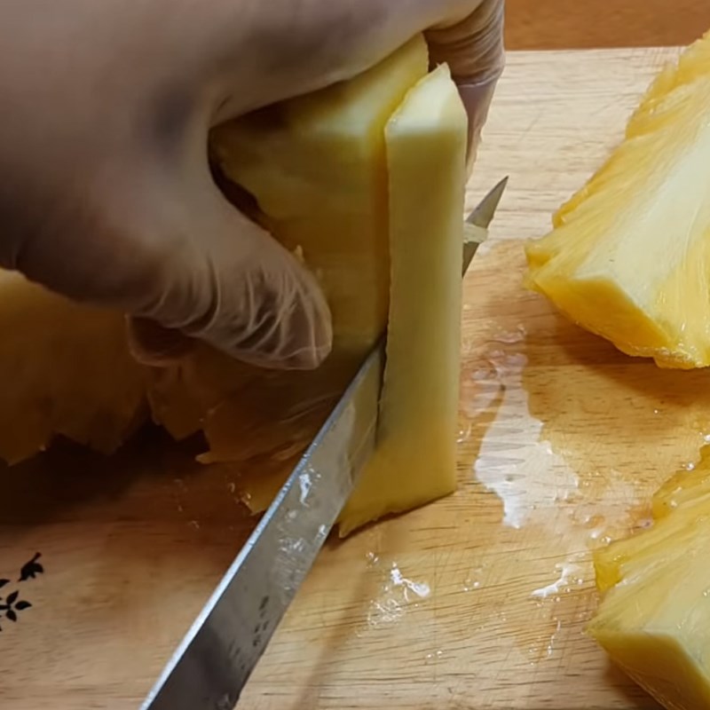 Bước 1 Sơ chế thơm Mứt thơm dẻo