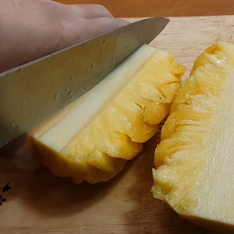 Bước 1 Sơ chế thơm Mứt thơm dẻo