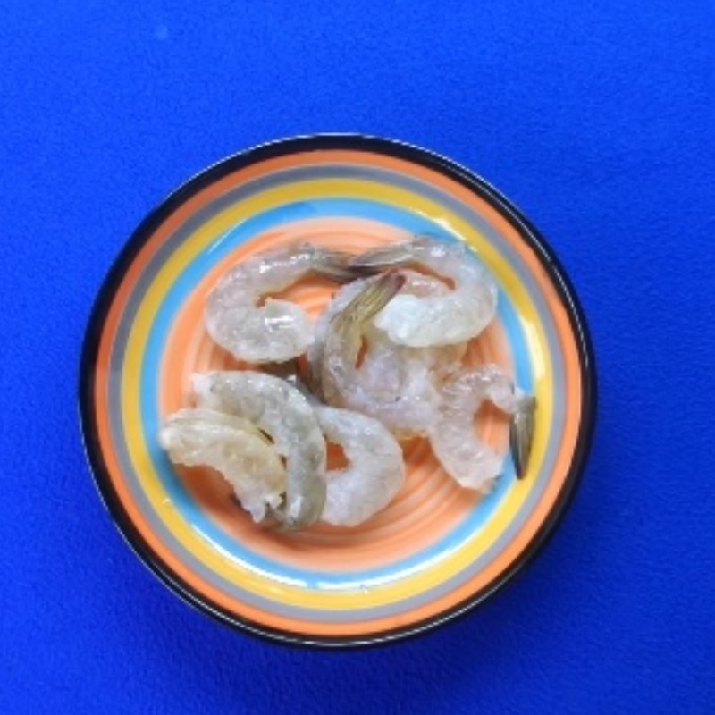 Bước 1 Sơ chế tôm Tôm hấp mướp