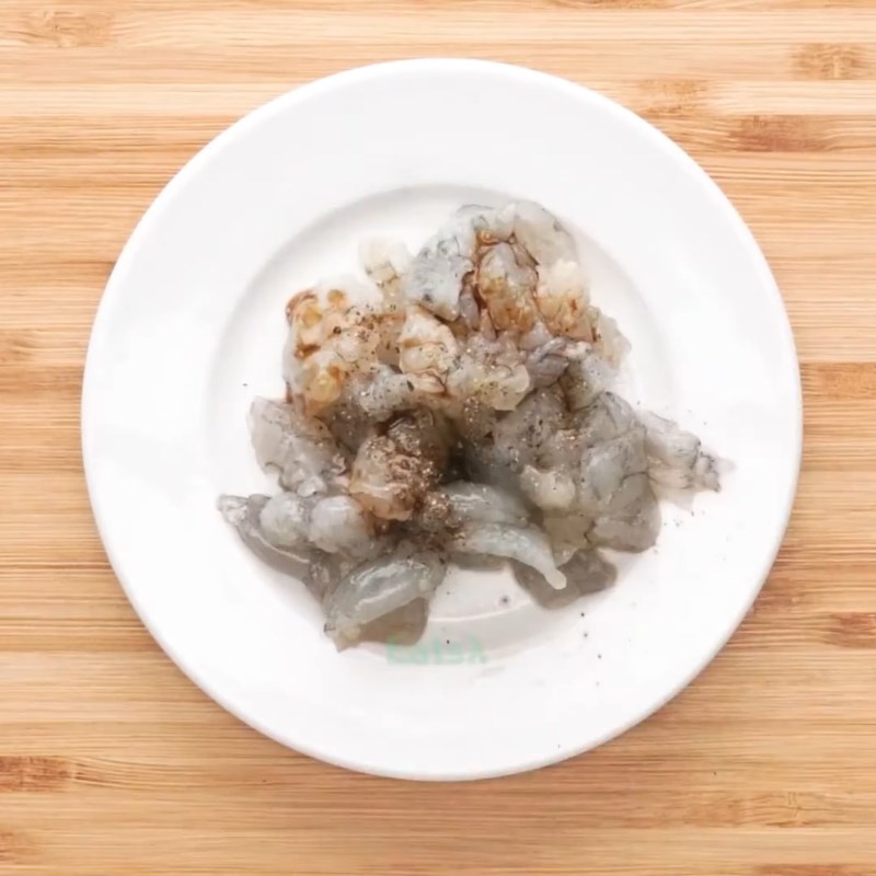 Bước 1 Sơ chế tôm Cháo tôm bí xanh