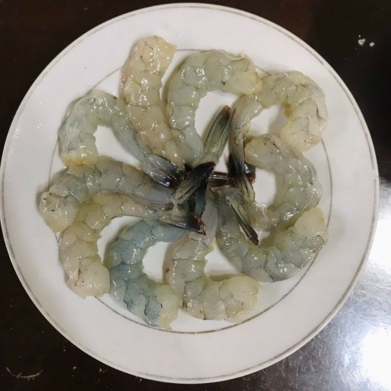 Bước 1 Sơ chế nguyên liệu Tôm chiên xù