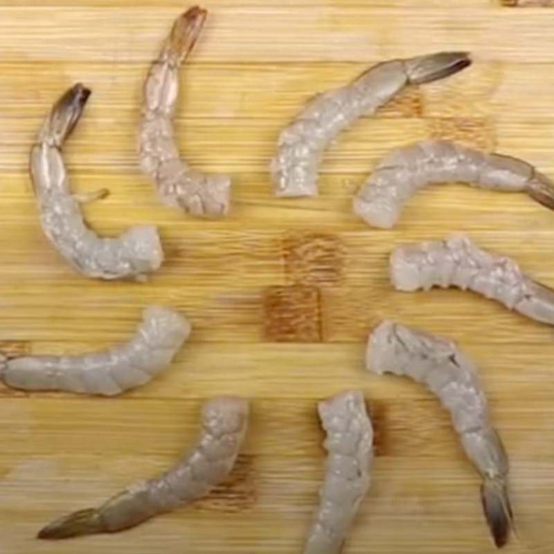 Bước 2 Sơ chế tôm Canh nấm bào ngư mướp hương