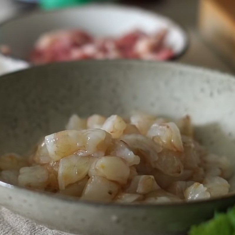 Bước 2 Sơ chế tôm và thịt Chả tôm chiên kiểu Thái