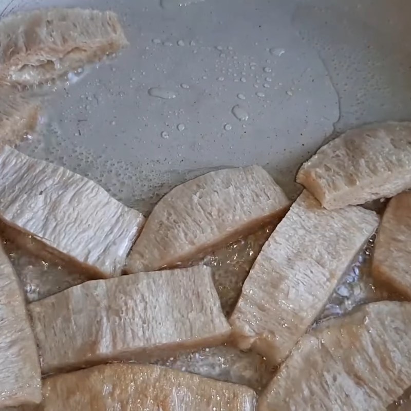 Bước 1 Sơ chế và chiên sườn non chay Sườn non chay khìa coca