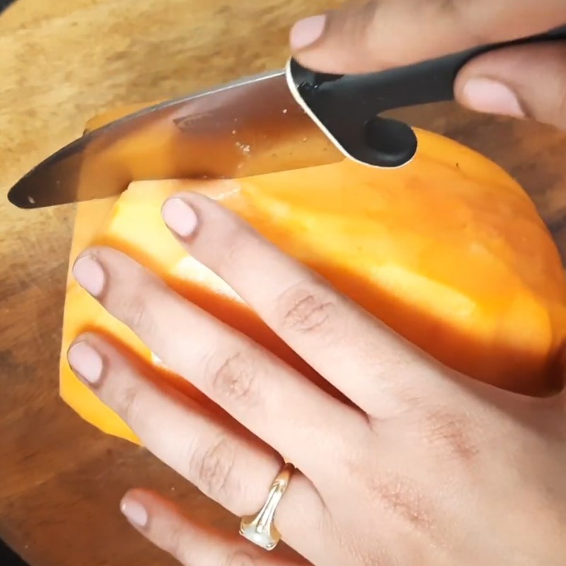 Bước 1 Sơ chế và hấp đu đủ Sinh tố đu đủ sữa cho bé