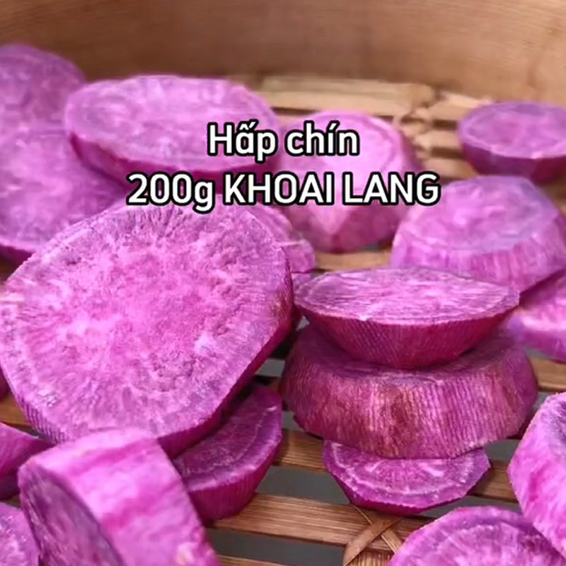 Bước 1 Sơ chế và hấp khoai lang Bánh khoai lang chiên phồng (Công thức được chia sẻ từ TikTok Cách Nấu Ngon cùng Cách Nấu Ngon)