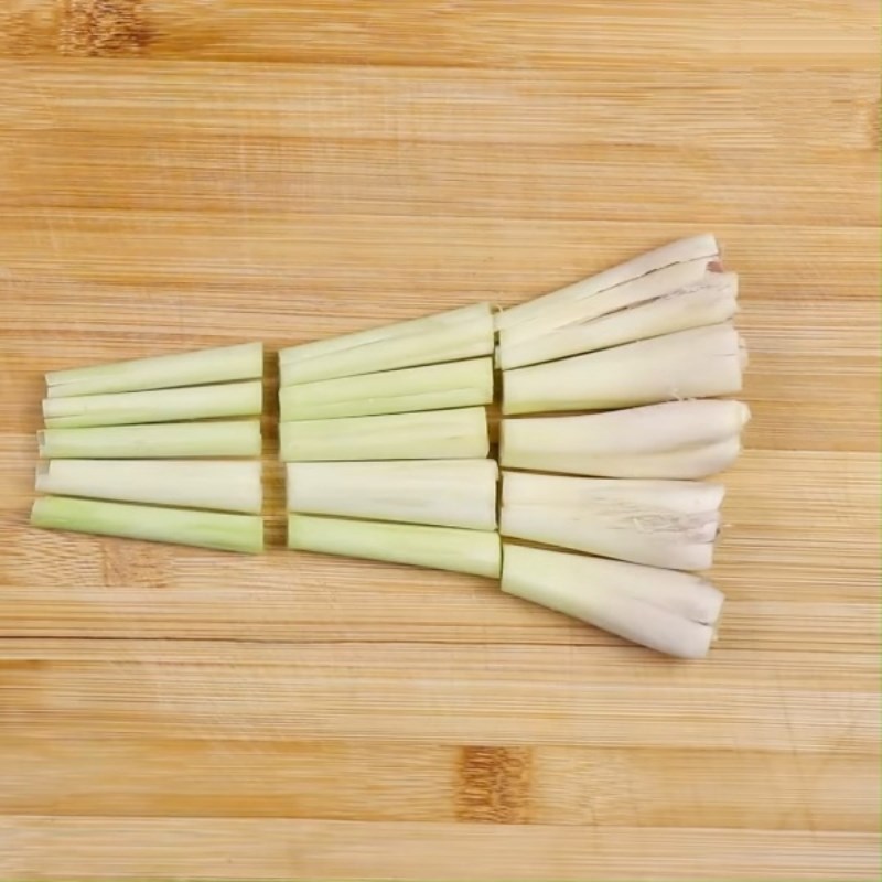 Bước 1 Sơ chế và luộc sả Trà cam sả