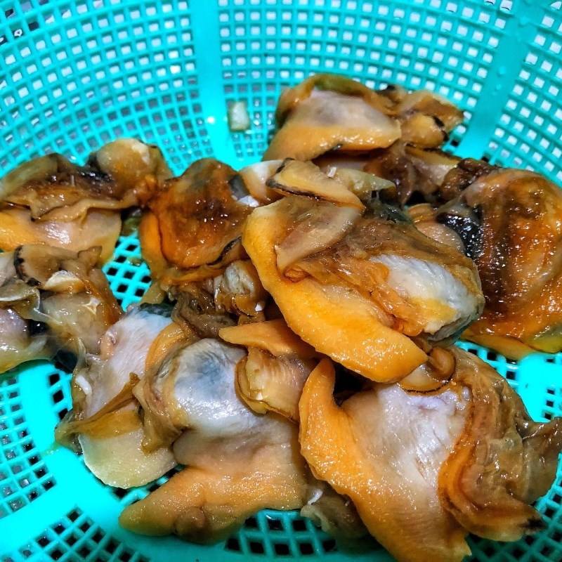 Bước 2 Sơ chế và ướp sò lông Cháo sò lông hạt sen