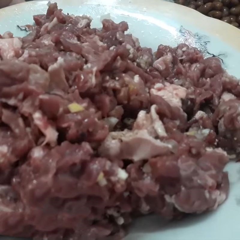 Bước 1 Sơ chế và ướp thịt bò Cháo đậu đỏ thịt bò