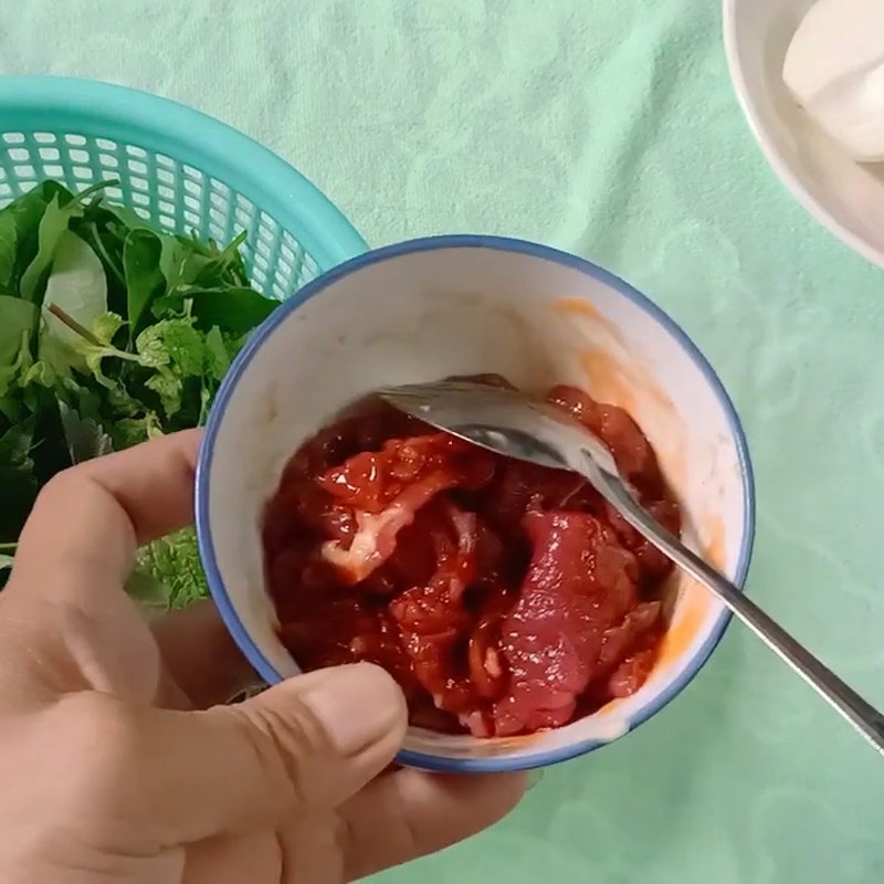 Bước 1 Sơ chế và ướp thịt bò Gỏi bò rau thơm