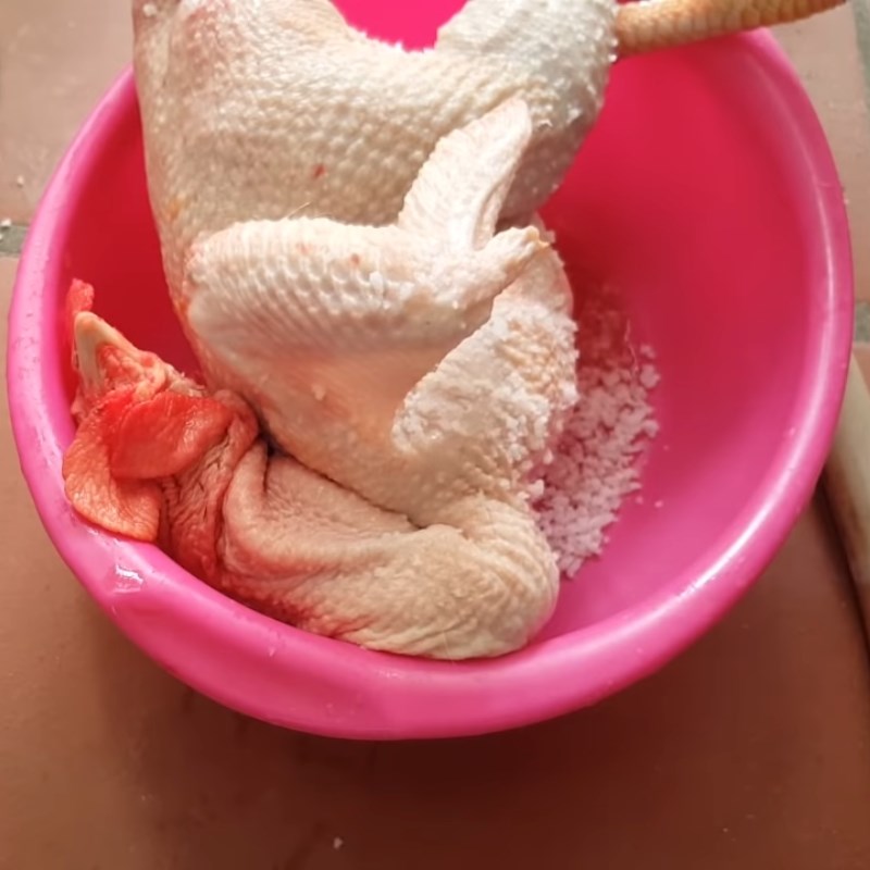 Bước 1 Sơ chế thịt gà Gà hấp nước dừa
