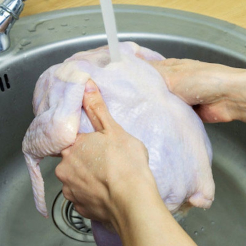 Bước 1 Sơ chế vịt Vịt kho nước tương