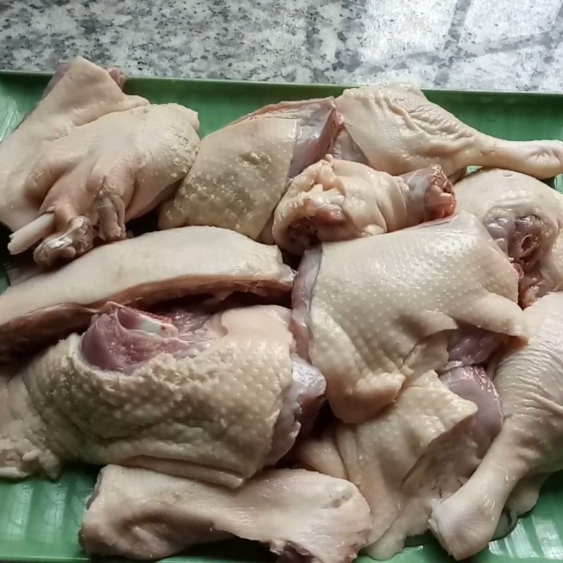 Bước 1 Sơ chế vịt Vịt kho ngũ vị