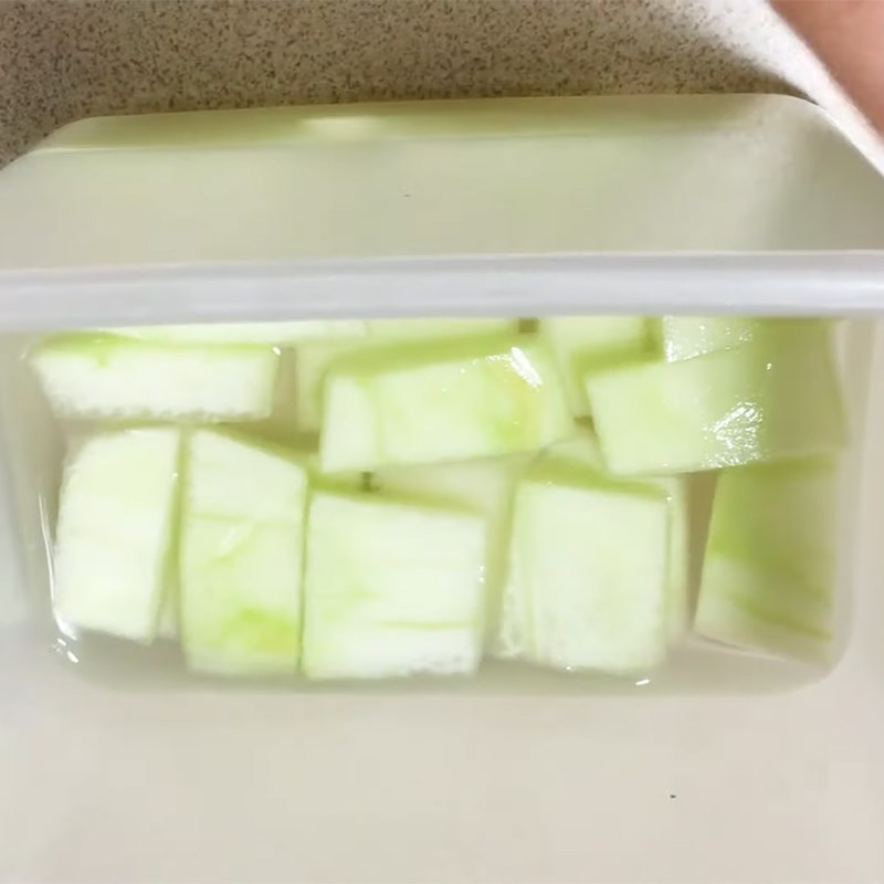 Bước 1 Sơ chế vỏ dưa hấu Mứt dưa hấu