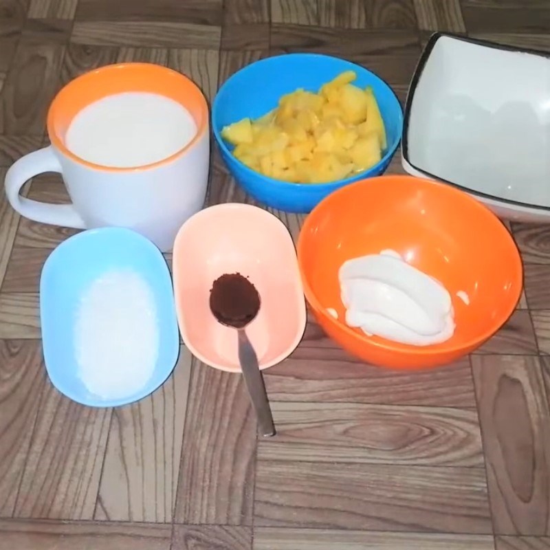 Bước 1 Sơ chế xoài Sinh tố cà phê xoài