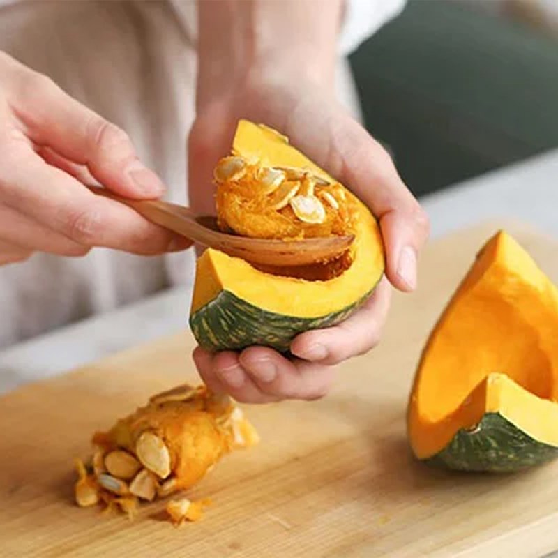 Bước 1 Sơ chế bí đỏ Bí đỏ xào thịt xông khói