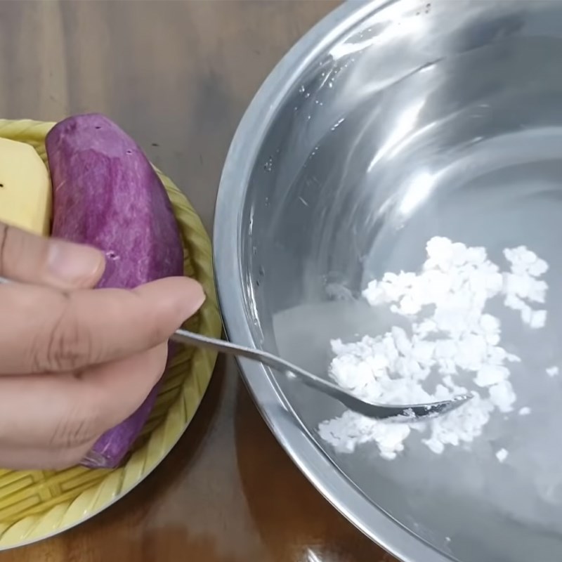 Bước 1 Sơ chế khoai lang Khoai lang chiên bơ