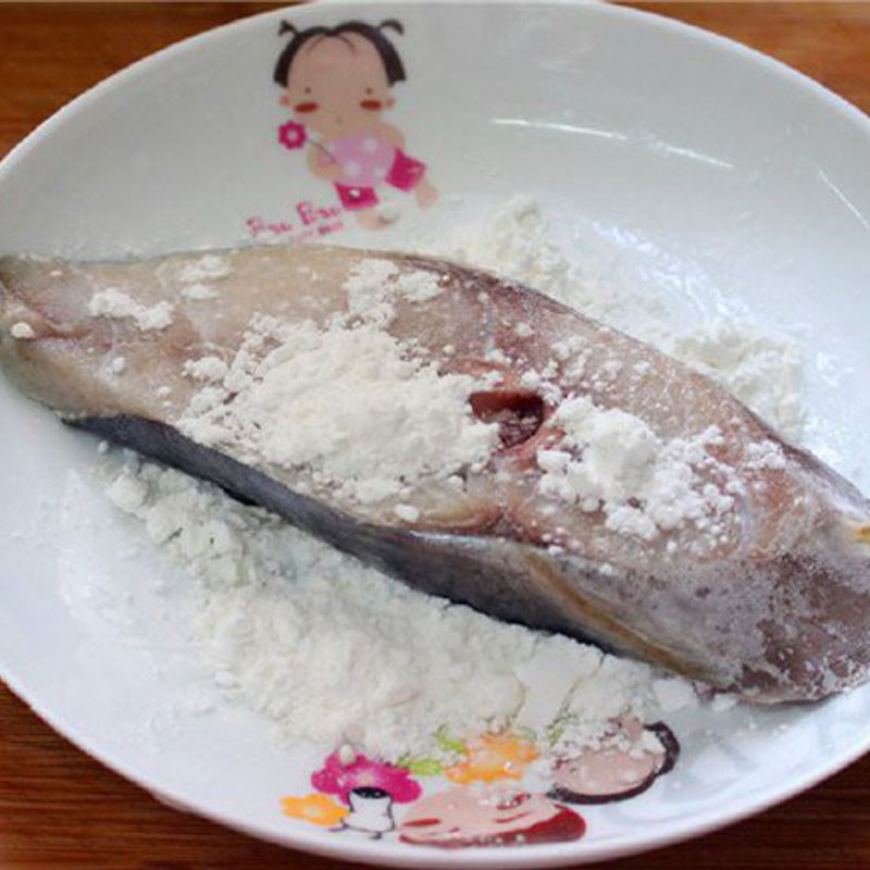 Bước 1 Sơ chế nguyên liệu Cá thu chiên tỏi ớt