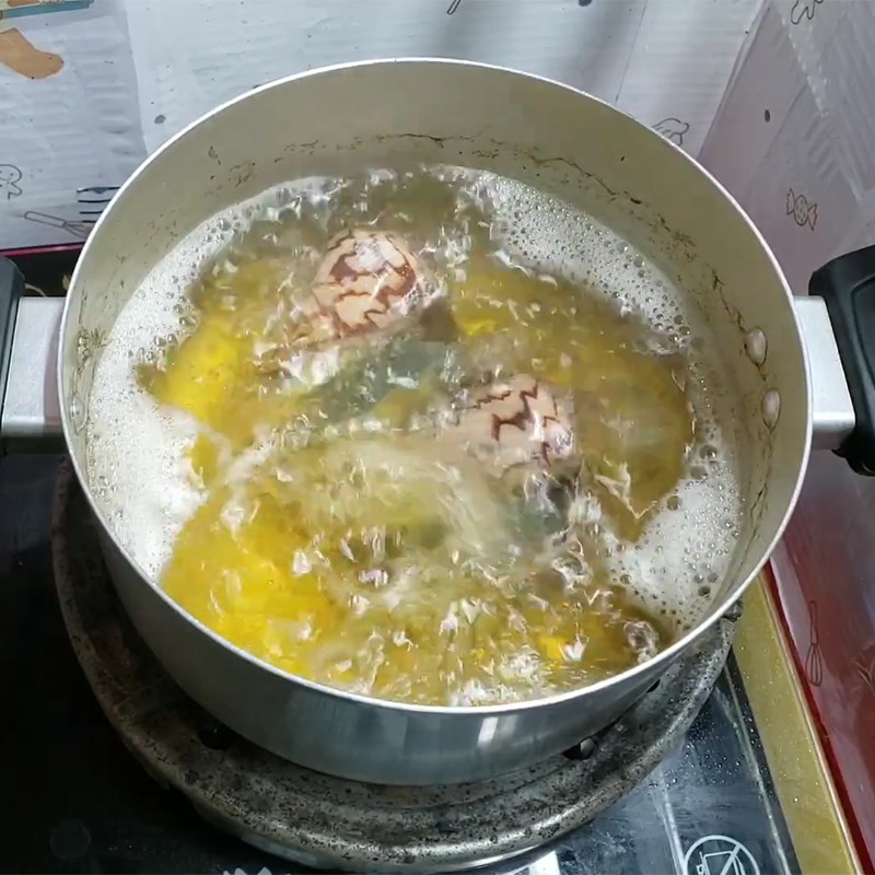 Bước 1 Sơ chế và luộc ốc Gỏi xoài ốc giác