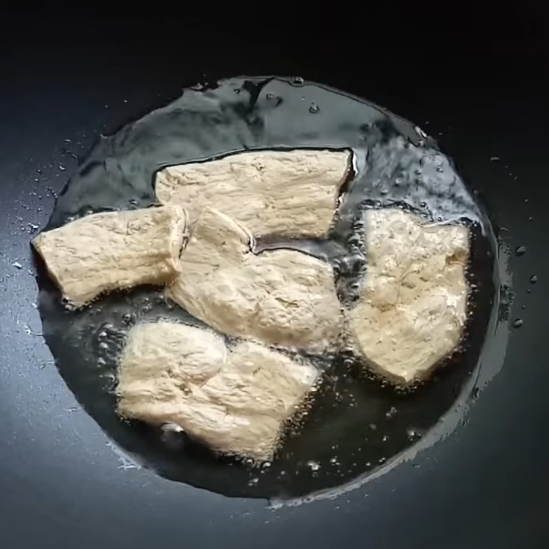 Bước 2 Chiên sườn non Sườn chay kho nấm đông cô
