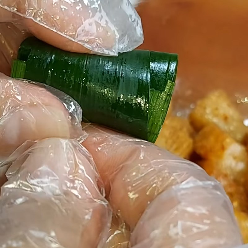 Bước 3 Gói và nướng sườn Sườn non chay nướng lá dứa