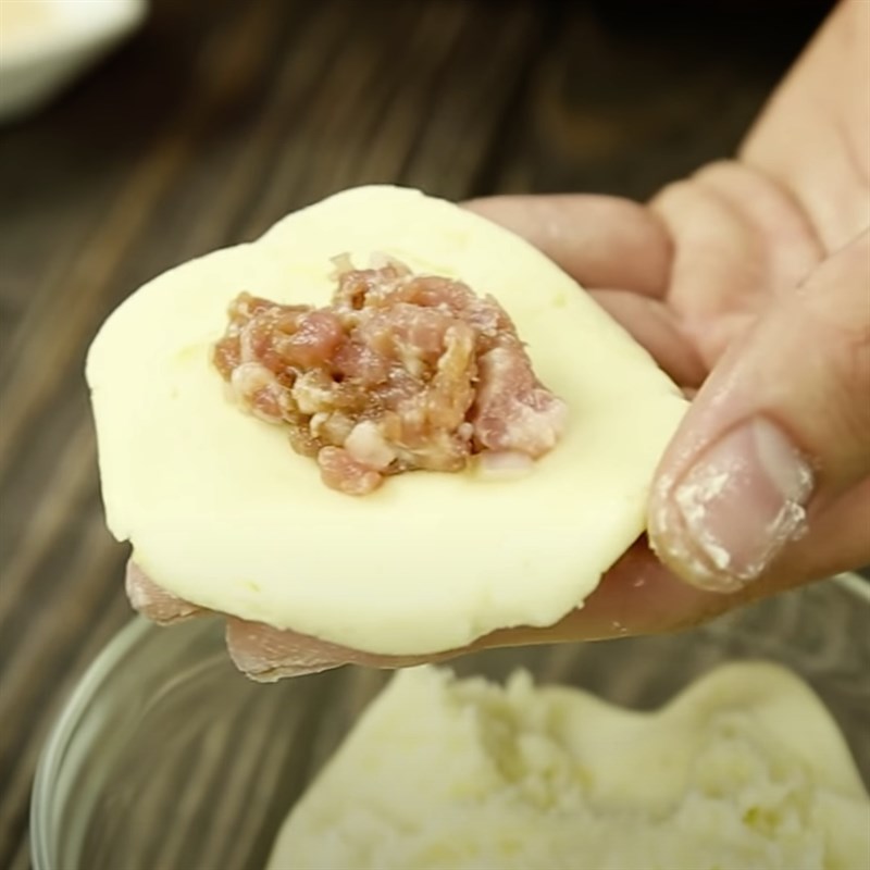 Bước 4 Tạo hình Súp khoai tây viên nhân thịt