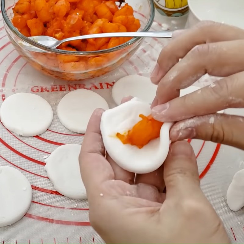 Bước 6 Tạo hình bánh Bánh bột lọc Phan Thiết