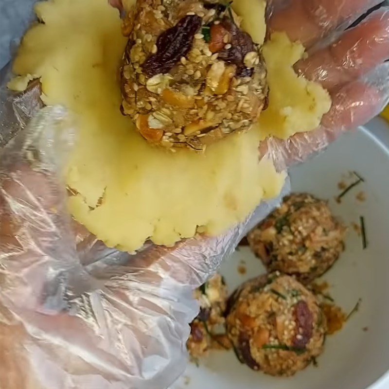 Bước 4 Tạo hình bánh Bánh Trung Thu thập cẩm chay không cần lò nướng