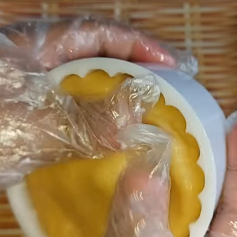 Bước 4 Tạo hình bánh Bánh Trung Thu thập cẩm chay không cần lò nướng