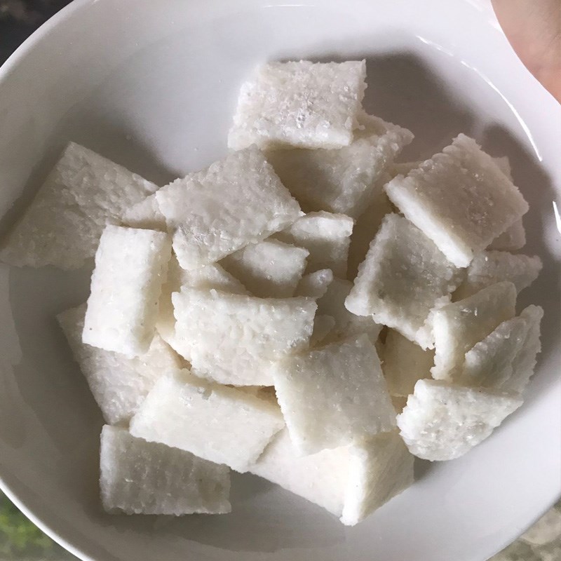 Bước 3 Tạo hình bột Bột chiên từ cơm nguội