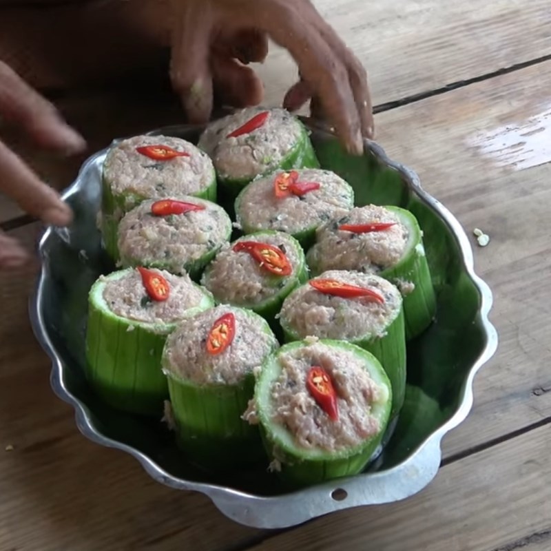 Bước 3 Tạo hình chả Chả cá thu hấp mướp