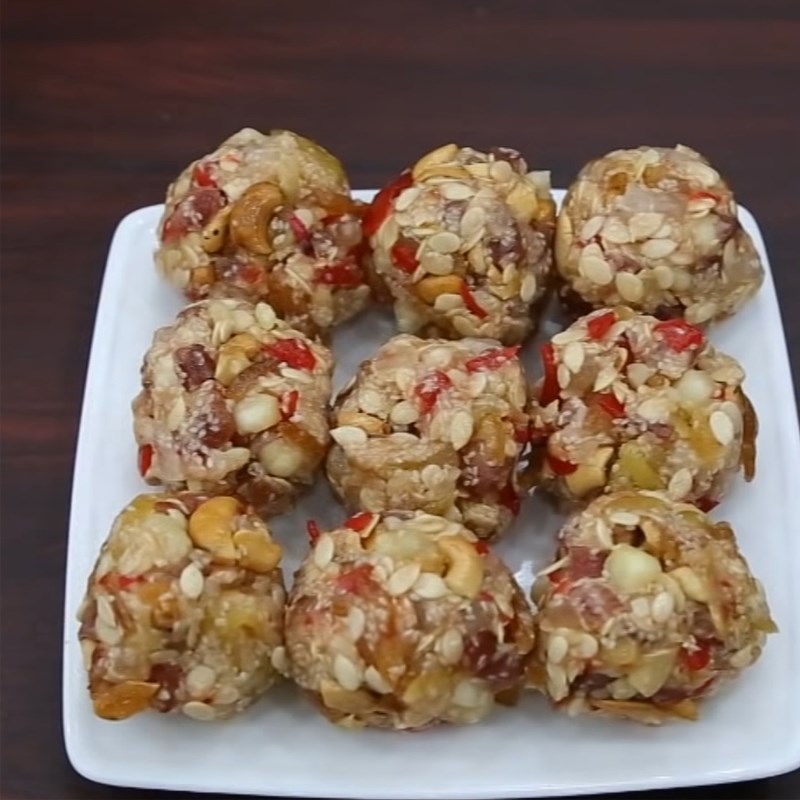 Bước 4 Tạo hình cho bánh Bánh trung thu thập cẩm