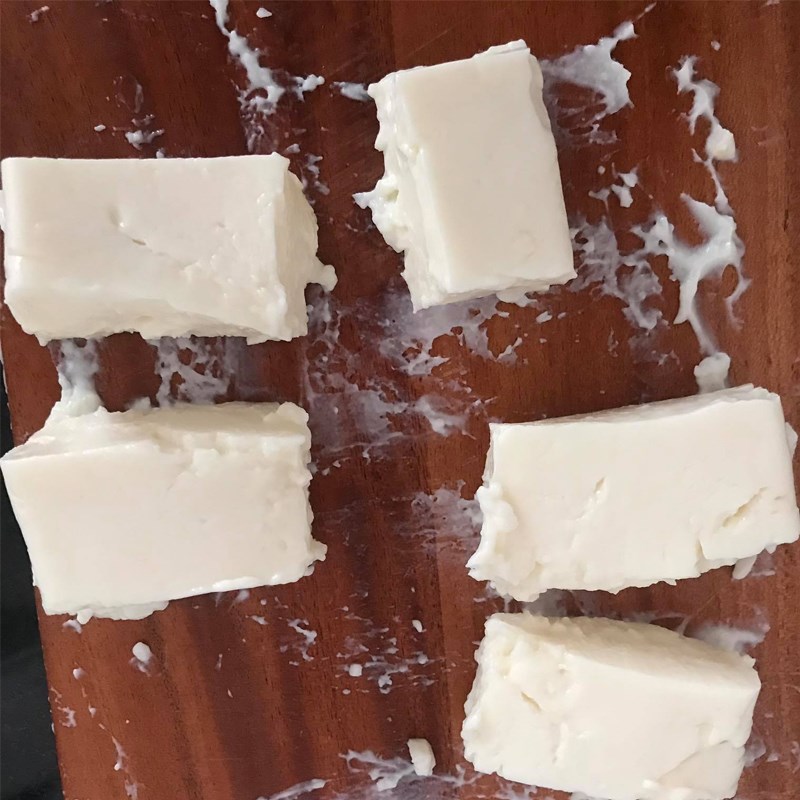 Bước 2 Tạo hình cho bánh Bánh sữa tươi chiên giòn