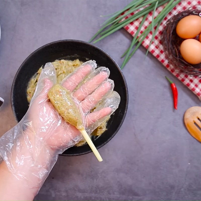 Bước 3 Tạo hình và nướng Chạo cá bọc sả