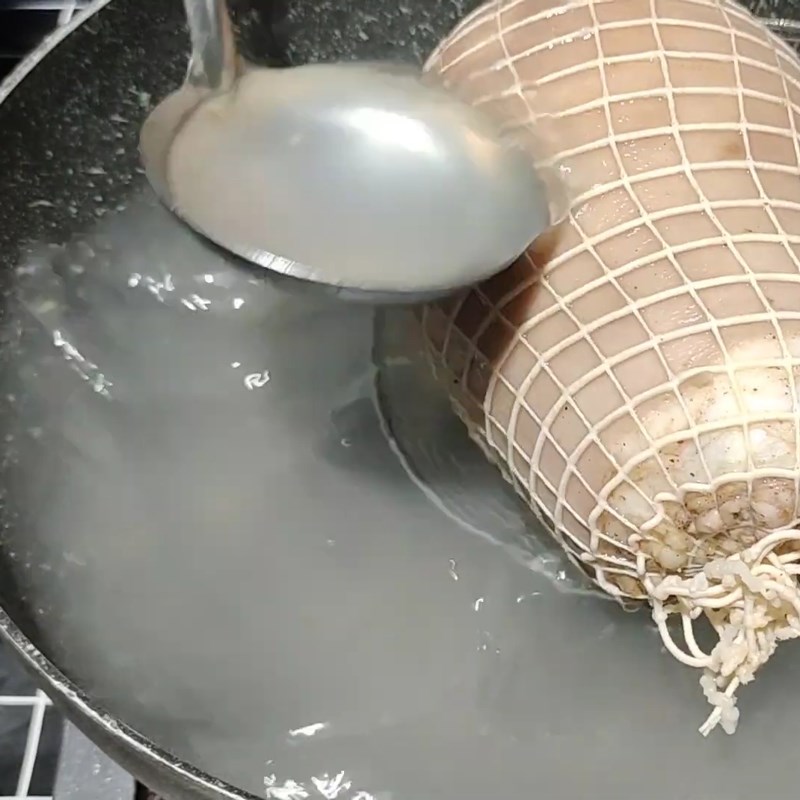 Bước 4 Tạo hình và ủ muối Chân giò muối