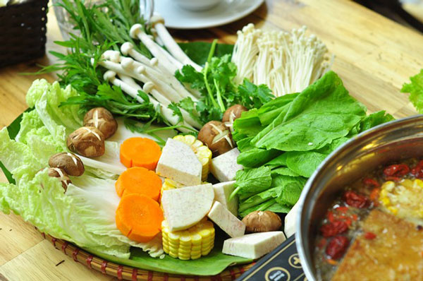 Bước 1 Sơ chế nguyên liệu Lẩu nấm chay