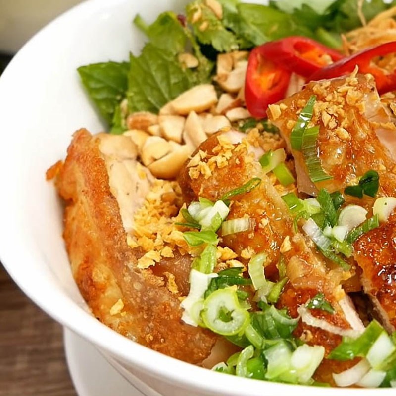 Bước 6 Thành phẩm Phở gà trộn da giòn