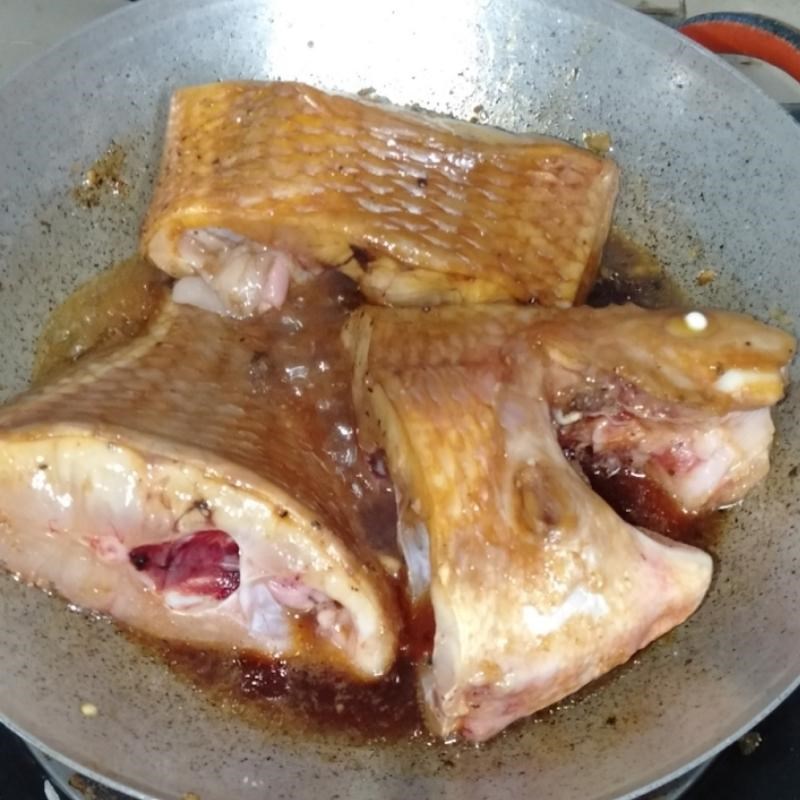 Bước 3 Kho cá với thơm Cá diêu hồng kho thơm (công thức được chia sẻ từ người dùng)