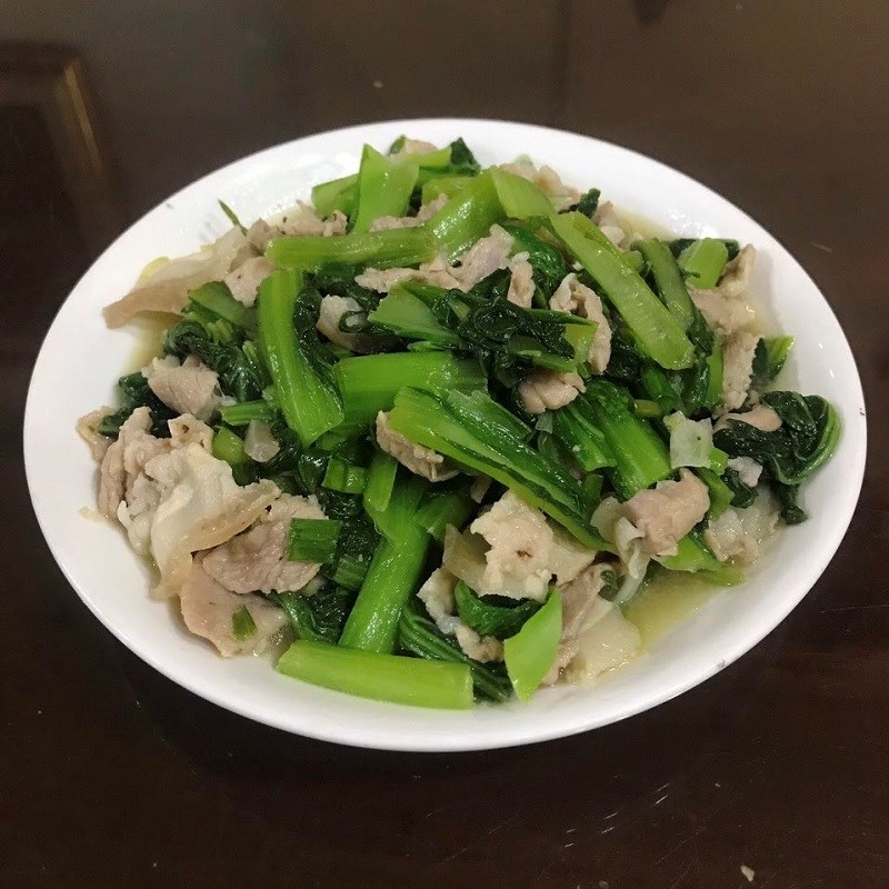 Bước 4 Thành phẩm Cải bẹ xanh xào thịt heo