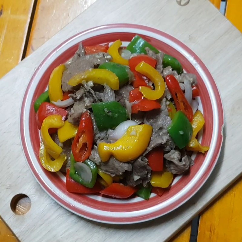Bước 4 Thành phẩm Bò xào ớt chuông